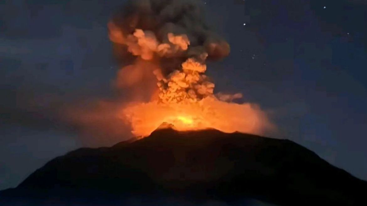 Gunung Ruang Erupsi, Bandara Sam Ratulangi Tutup Sementara