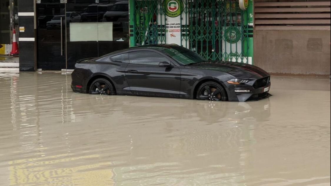 Banjir di Dubai, Miliarder Ini Rela Berdesakan Naik Kereta Saat Berangkat ke Kantor, Komentarnya Bikin Terenyuh