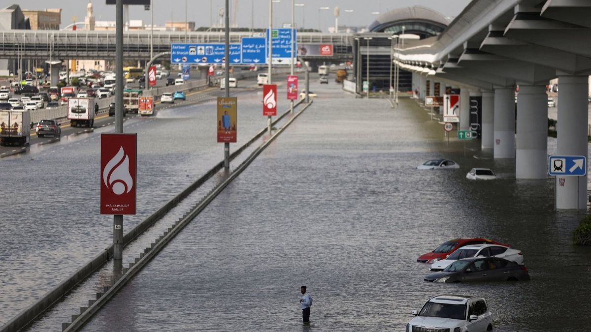 VIDEO: Malapetaka Dubai Dilanda Banjir Parah & Badai, Kota Sampai Bandara Lumpuh