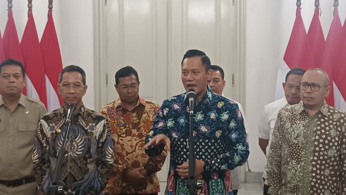 VIDEO: Gaya Menteri AHY Bicara dengan Anak Buah Hangat Diselingi Canda Tawa