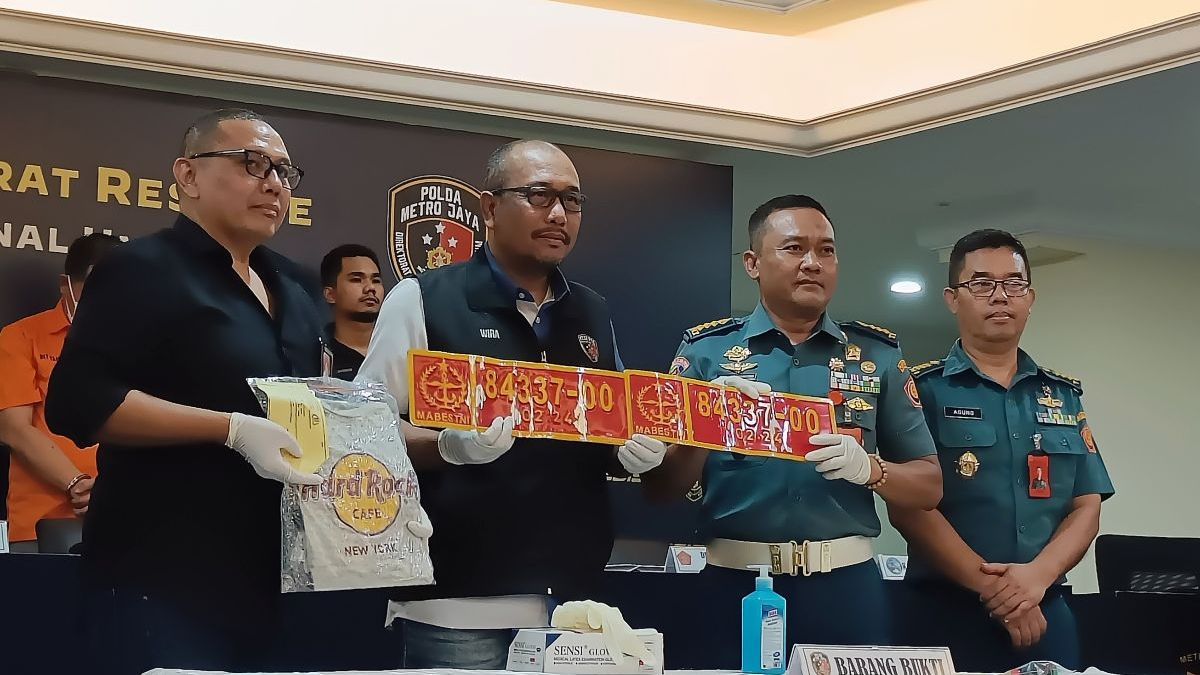 Begini Penampakan Pelat TNI Palsu Sopir Fortuner Arogan Abraham yang Dibuang di Lembang