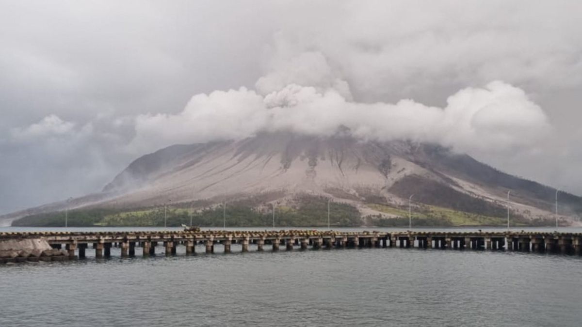 FOTO: Pantauan Gunung Ruang, Dampak Letusannya Berpotensi Picu Tsunami 25 Meter