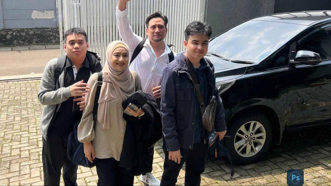 Tinggalkan Dunia Keartisan, Potret Jadul Cindy Fatikasari dan Tengku Firmansyah Pindah ke Kanada - Siap Kerja Jadi Tukang Cuci Piring