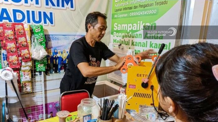 Sepuluh Tahun Kelola Bimbel Kini Banting Setir Jualan Minuman di Kawasan Wisata, Pria Asal Madiun Ini Ungkap Alasannya