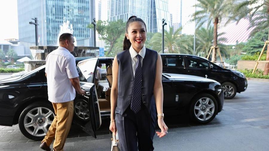 Kini Disita Kejaksaan Agung, ini Potret Mobil Rolls-Royce Hadiah dari Harvey Moeis untuk Sandra Dewi saat Ultah ke-40