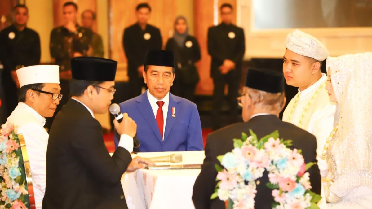 FOTO: Momen Presiden Jokowi Jadi Saksi Nikah Putra Wamenaker Afriansyah Noor