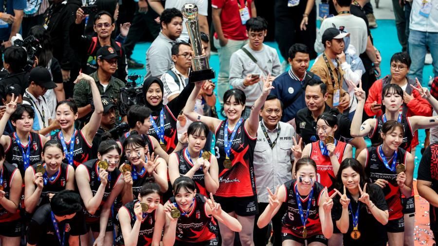 FOTO: Aksi Megawati dengan Red Sparks Jinakkan Indonesia All Star hingga Angkat Trofi di Arena Ekshibisi Fun Volleyball Senayan