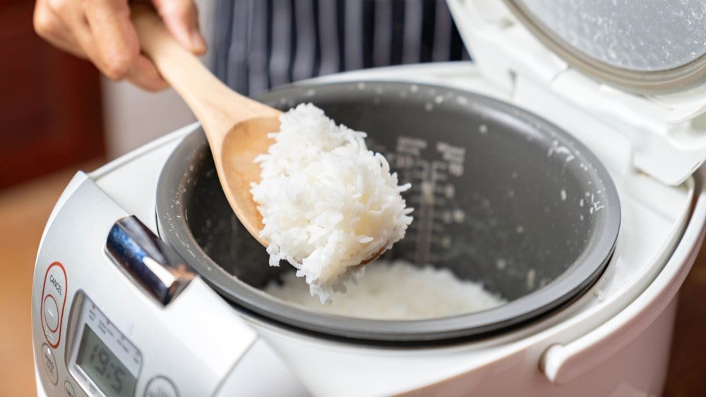 Tak Perlu Bahan Tambahan, Ini Trik Biar Nasi Tidak Gampang Kering dan Mudah Diambil