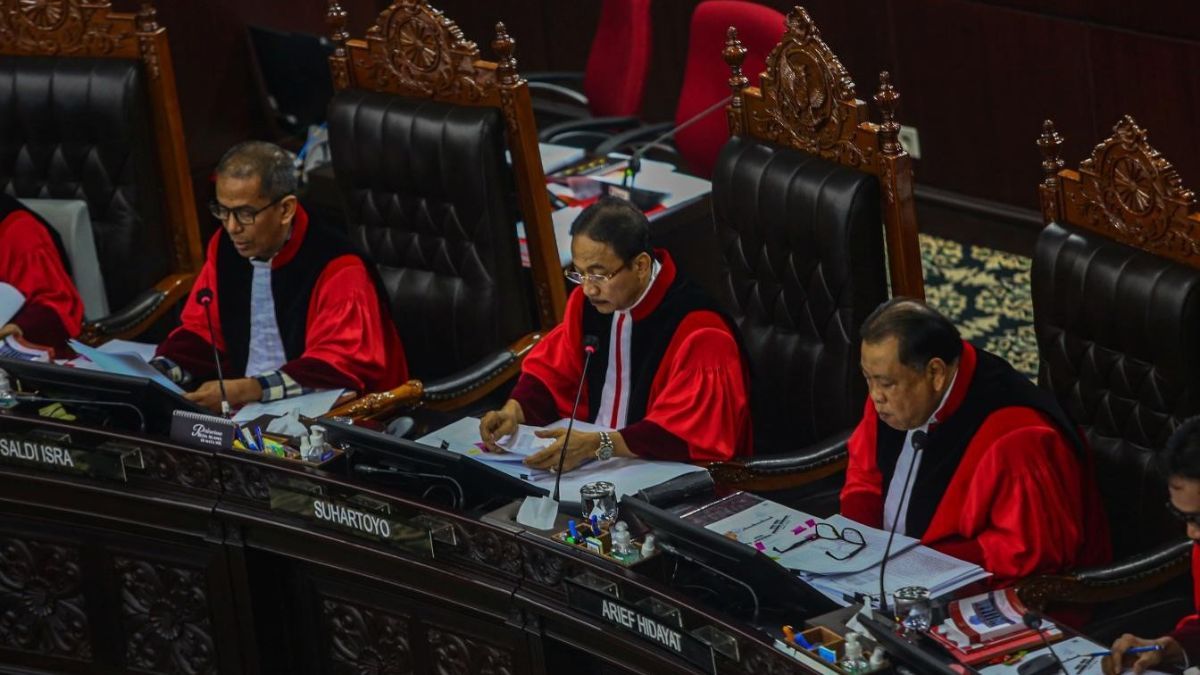 VIDEO: Hakim Saldi Isra Keras MK Bukan 'Keranjang Sampah' Tumpuan Penyelesaian Pemilu