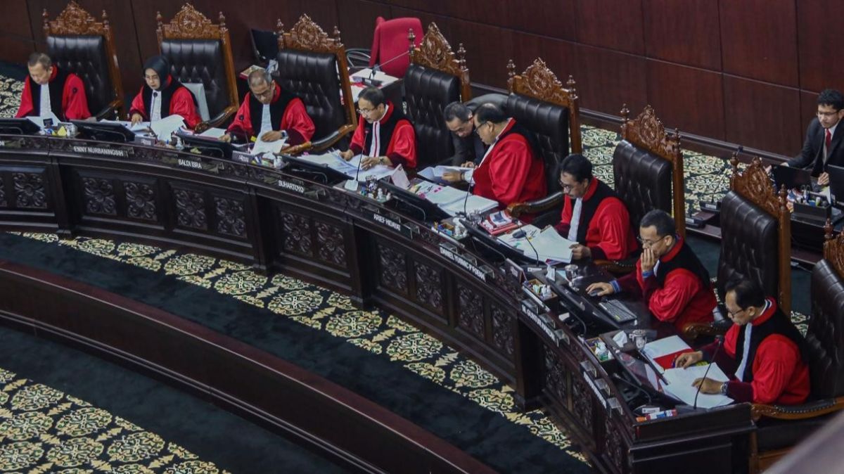 Dissenting Opinion Lengkap Saldi Isra soal Politisasi Bansos: Tidak Boleh Ditiru!