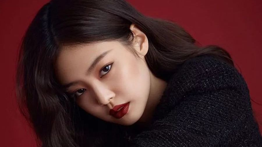 Tampil Cantik Mempesona Bak Ice Princess dengan 'Wet Look', Berikut 10 Potret Jennie BLACKPINK Dalam Photoshoot Terbaru