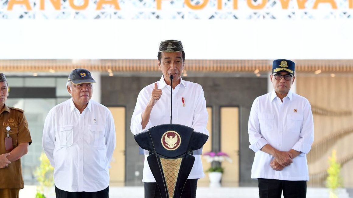 Bule Ini Ungkap Kode Rahasia Di Balik Tanda Tangan Jokowi Koneksi