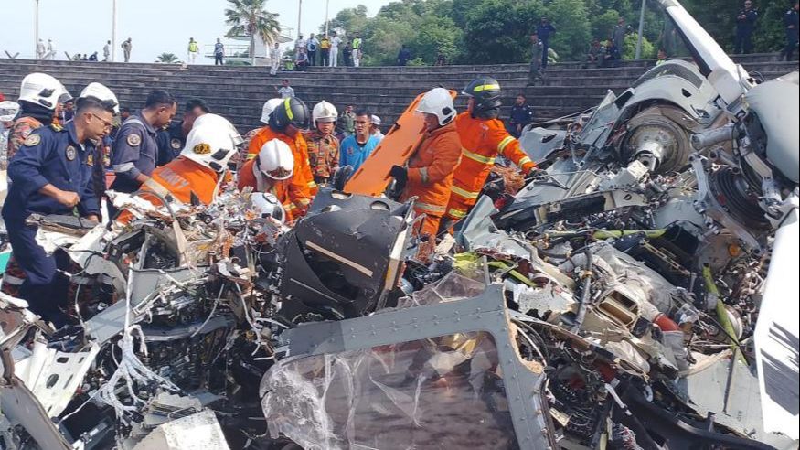 FOTO: Kondisi 2 Helikopter Angkatan Laut Malaysia Hancur Lebur saat Latihan Militer, Tewaskan 10 Orang