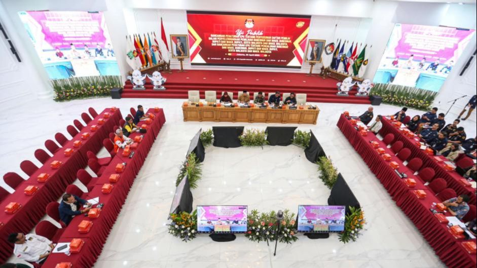 FOTO: Suasana Uji Publik PKPU Pilkada Serentak 2024 yang Digelar KPU RI untuk Pencalonan Gubernur, Bupati dan Wali Kota