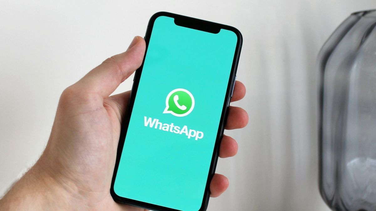 Apple Hapus WhatsApp dan Threads di App Store