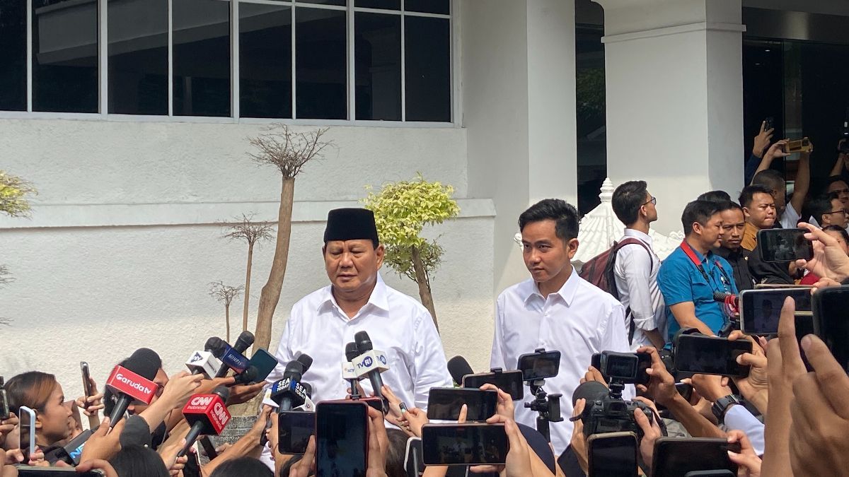 Kompak Berkemeja Putih, Prabowo-Gibran Tiba di KPU Jelang Penetapan Presiden-Wapres Terpilih