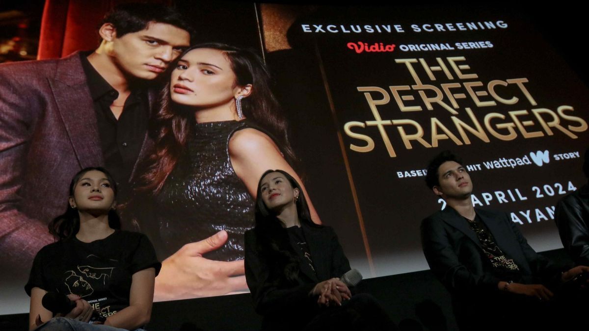 FOTO: Vidio Tayangkan Maxime Bouttier dan Beby Tsabina Beradu Akting di Series The Perfect Stranger