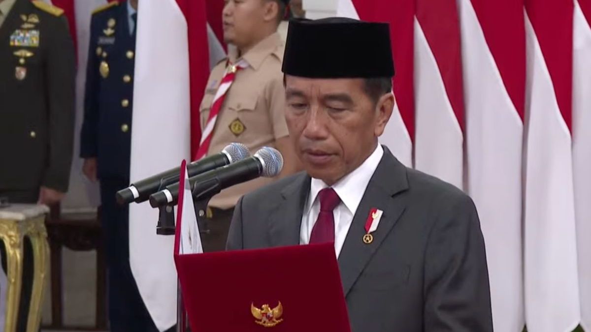 Jokowi Dikabarkan Beri Satyalancana untuk Gibran dan Bobby di Surabaya Besok, Begini Penjelasan Istana