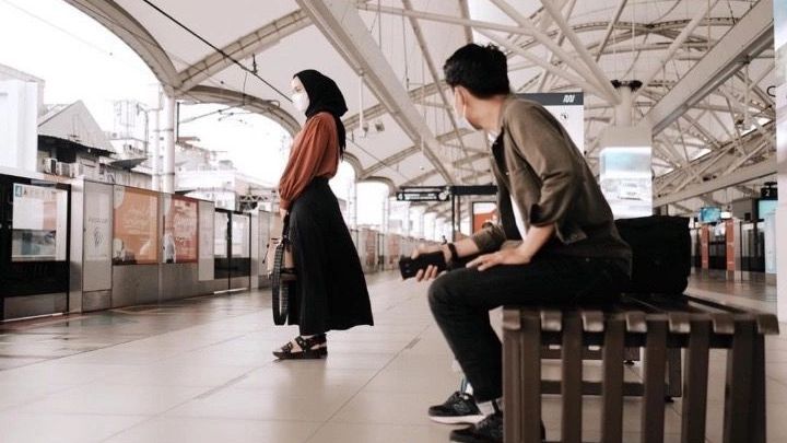 Viral Wanita Ceritakan Momen Pertemuan dengan Jodohnya di Kereta, Curi Perhatian Warganet