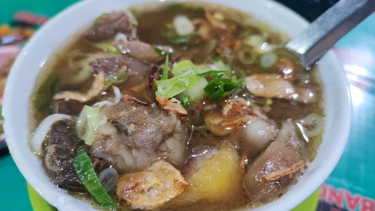 Mencicipi Coto Makassar yang Buka 24 Jam, Kuliner Favorit Bangsawan Kini Bisa Dinikmati Semua Kalangan