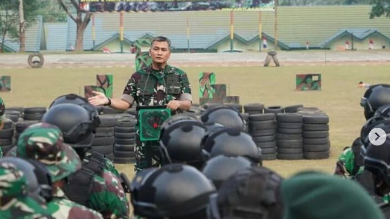 Saat Jalan-jalan di Kota Bandung, Mayjen Kunto Arief Bertemu Dengan Prajurit TNI yang Tertembak di Papua 'Alhamdulillah Selamat'