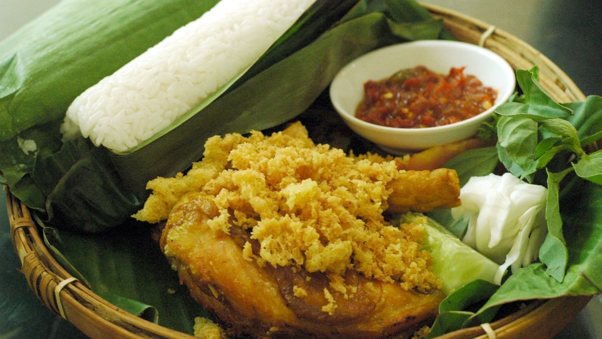 Riwayat Nasi Timbel, Makanan Ala Warga Sunda Zaman Dulu saat Belum Ditemukan Piring