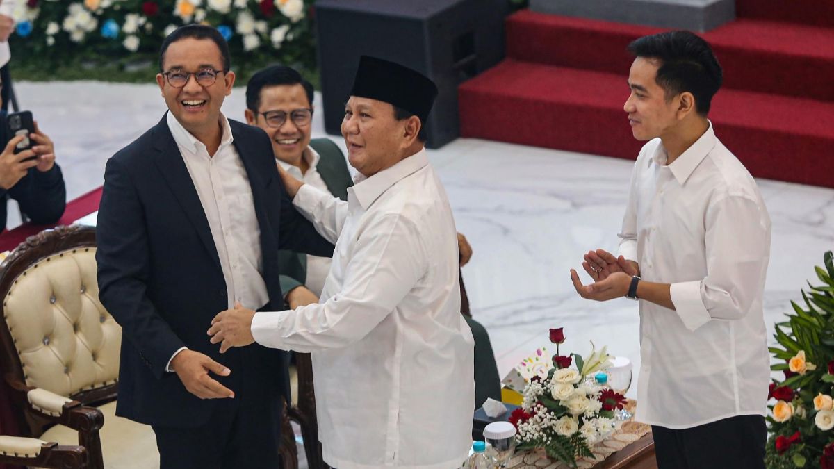 VIDEO: Prabowo Presiden Terpilih, Anies Diguncang Senyumnya Berat | Refly Sebut 5 Hakim MK Sontoloyo