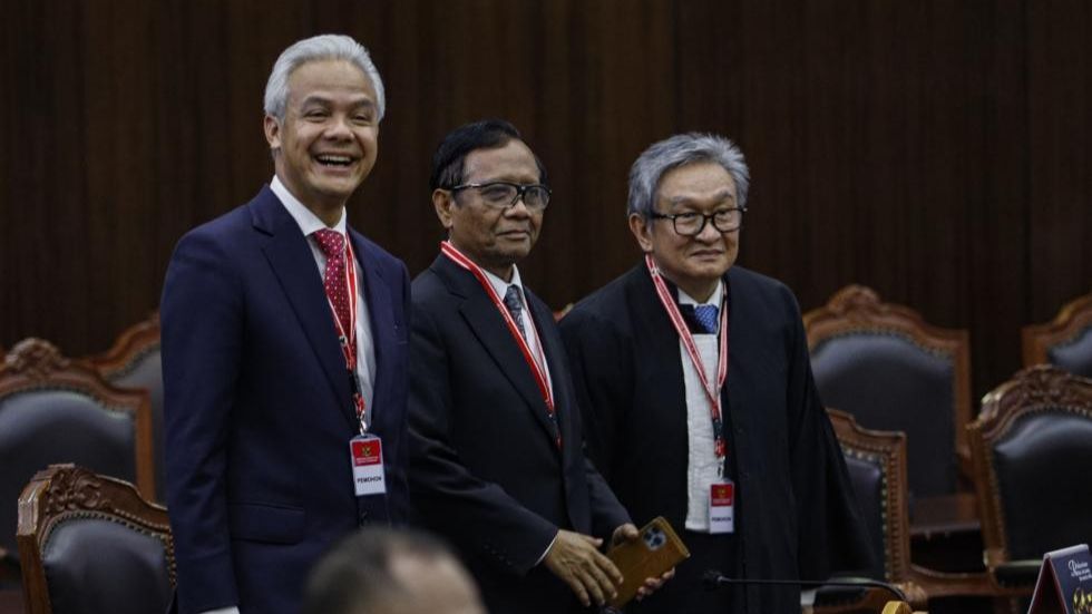 VIDEO: MENYESAL! Beda Alasan Ganjar & Mahfud Tak Hadiri Prabowo Ditetapkan Jadi Presiden