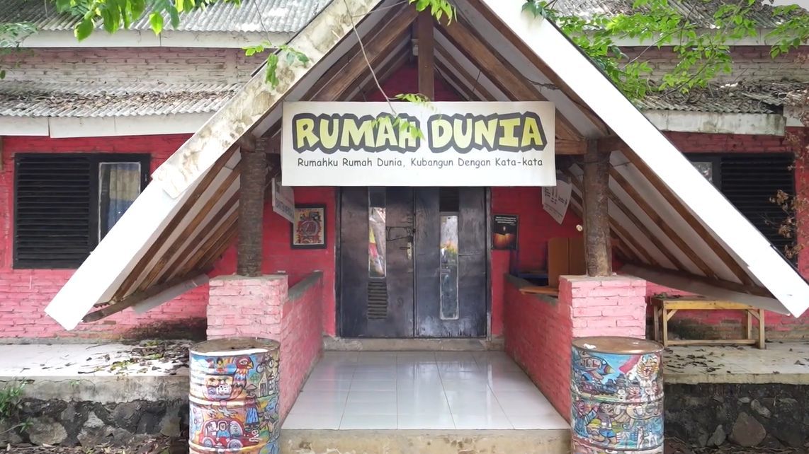 Kenalan dengan Rumah Dunia, Tempat Asyik Bagi Anak-anak di Serang untuk Mengenal Buku dan Belajar Menulis