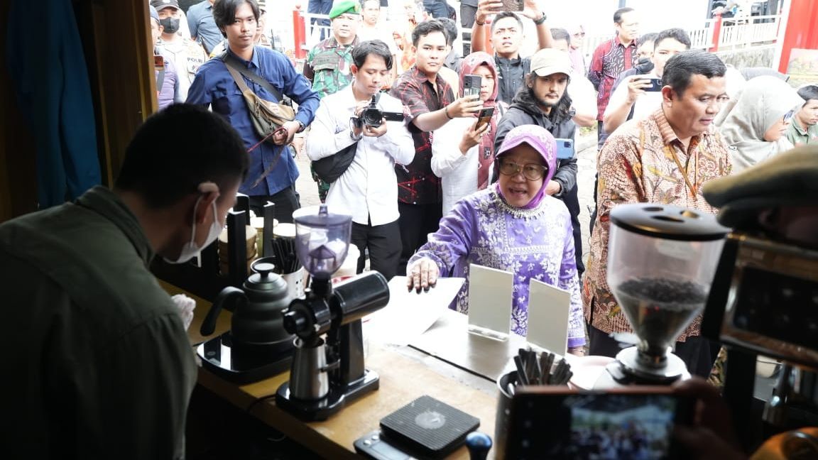 Mensos Risma Resmikan Gerai PENA Lembang, Lapak buat KPM Perkenalkan Hasil Kreasi & Produk Berkualitas