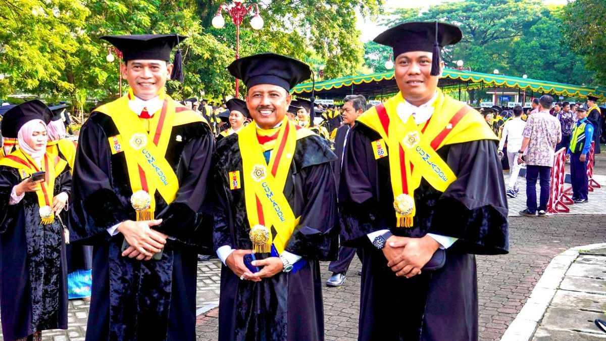 Selamat! Tiga Perwira TNI AD Raih Gelar Doktor dan Cumlaude di UGM, Ini Sosoknya