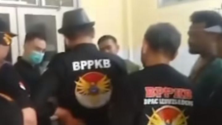 Sekelompok Orang Berbaju Ormas Mengamuk di Puskesmas Kabupaten Bogor