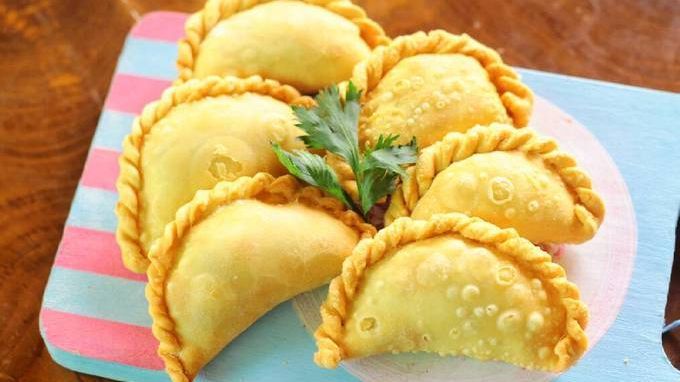 Resep Pastel Sosis Gurih, Camilan Lezat Mudah Dibuat