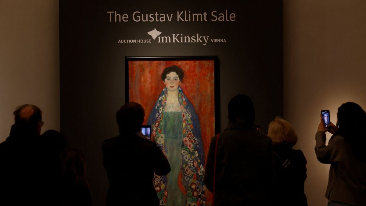 FOTO: Lama Menghilang, Lukisan Fenomenal Gustav Klimt Terjual Rp519 Miliar