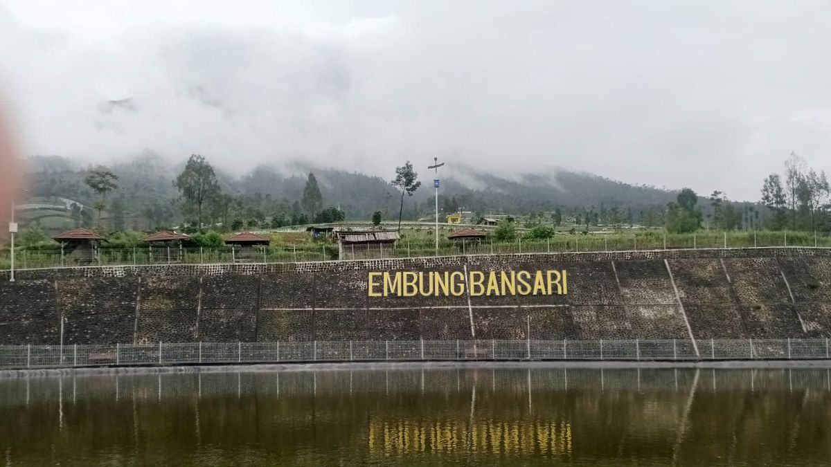 Melihat Pesona Embung Bansari, Program Strategis Presiden Jokowi yang Berkembang Jadi Spot Wisata Baru di Lereng Gunung Sindoro