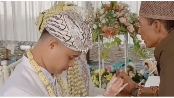 Kecewa Lihat Baju Seragam Ayah Kandung Malah Dipakai Bapak Tiri, Wanita Ini Menangis Terisak saat Akad