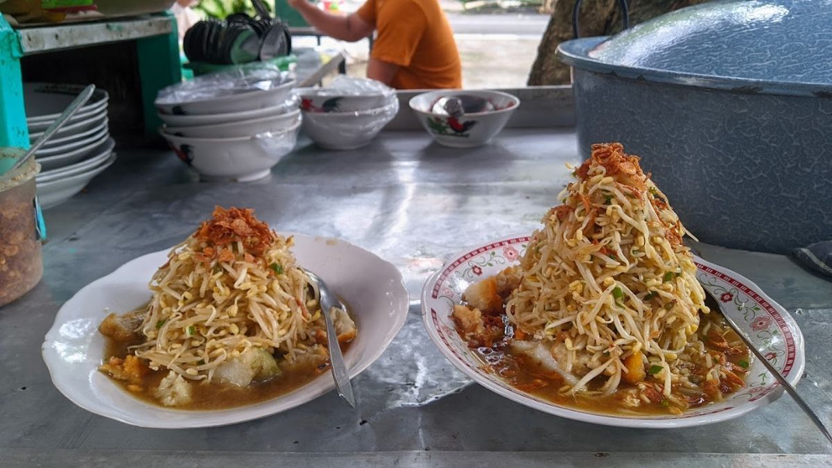 Mencicipi Kuliner Legendaris Lontong Balap Cak Sul Lamongan, Menu Sarapan Favorit Warga Lokal