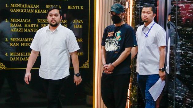 7 Potret Rio Reifan saat Digiring Polisi Usai Ditangkap yang Kelima Kali karena Narkoba, Ngaku Khilaf