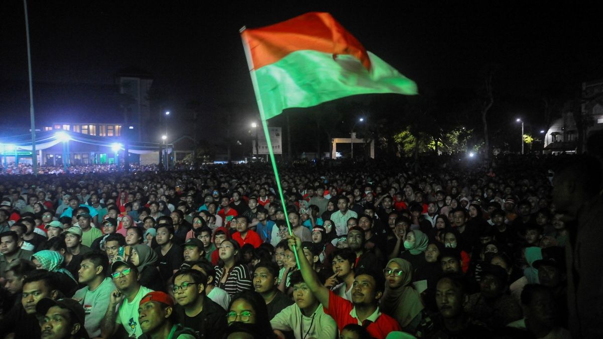 FOTO: Penampakan Lautan Manusia Nobar Semifinal Piala Asia 2024 Indonesia Vs Uzbekistan di Alun-Alun Pamulang