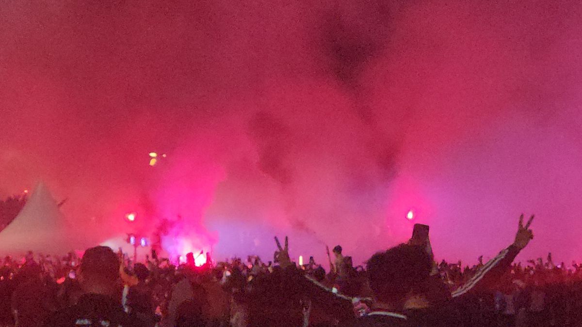 Flare Sudah Menyala di GBK, Momen Suporter Gagal Selebrasi Setelah Gol Indonesia Dianulir Wasit