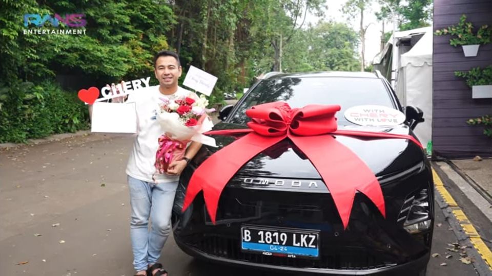 Potret Mobil Listrik Pertama Raffi Ahmad yang Mewah dan Canggih Abis, Pas Datang Langsung Dicoba