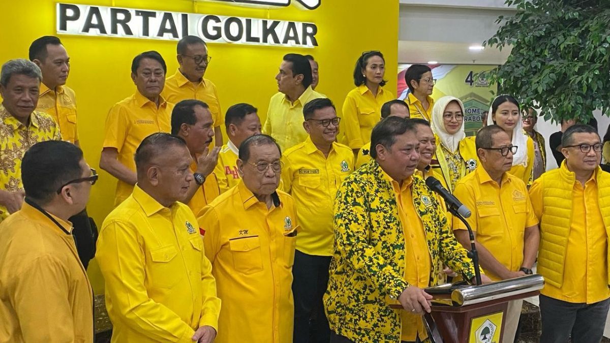 Airlangga Jawab Kabar Ridwan Kamil Maju Pilgub DKI 2024: Kita Tunggu Sampai Jakarta, Baru Tanyakan