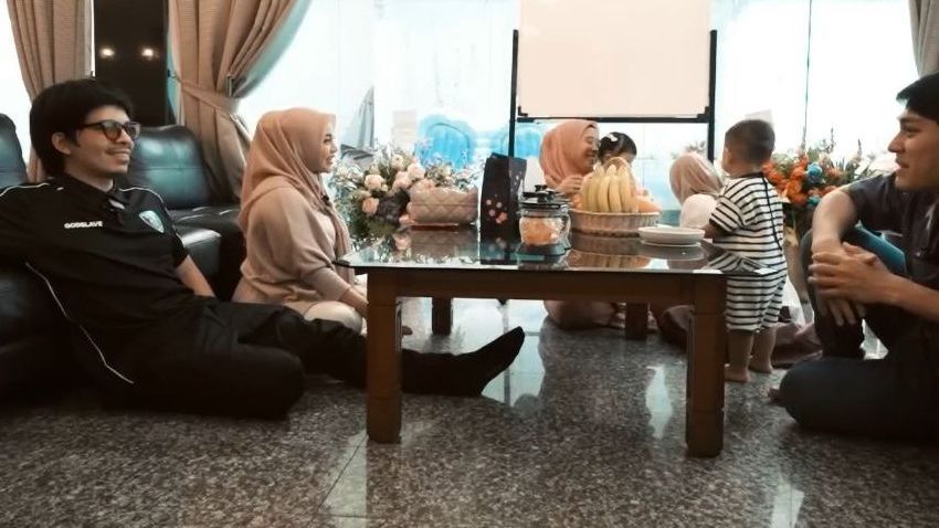 Mewah Bak Istana, Sederet Artis Ini Jalani Ramadan Pertama di Rumah Baru