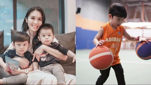 Potret Ganteng & Keren Raphael Anak Sandra Dewi dan Harvey Moeis Makin Jago Dribble 2 Bola Basket Sekaligus