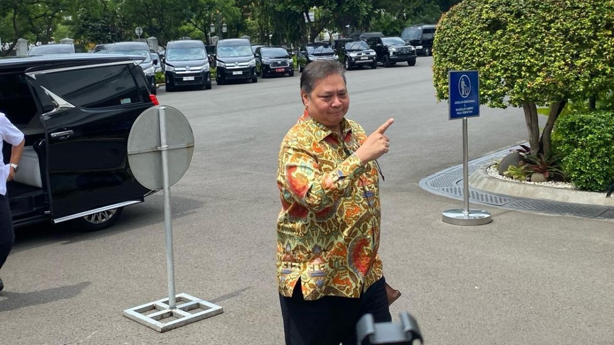 Hasto Blak-blakan Tuding Jokowi Bakal Rebut Partai Golkar, Begini Respons Airlangga