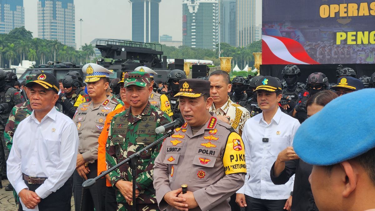 Pimpin Apel Operasi Ketupat 2024, Kapolri dan Panglima TNI Ingatkan Anak Buah Beri Pelayanan Maksimal Kepada Pemudik