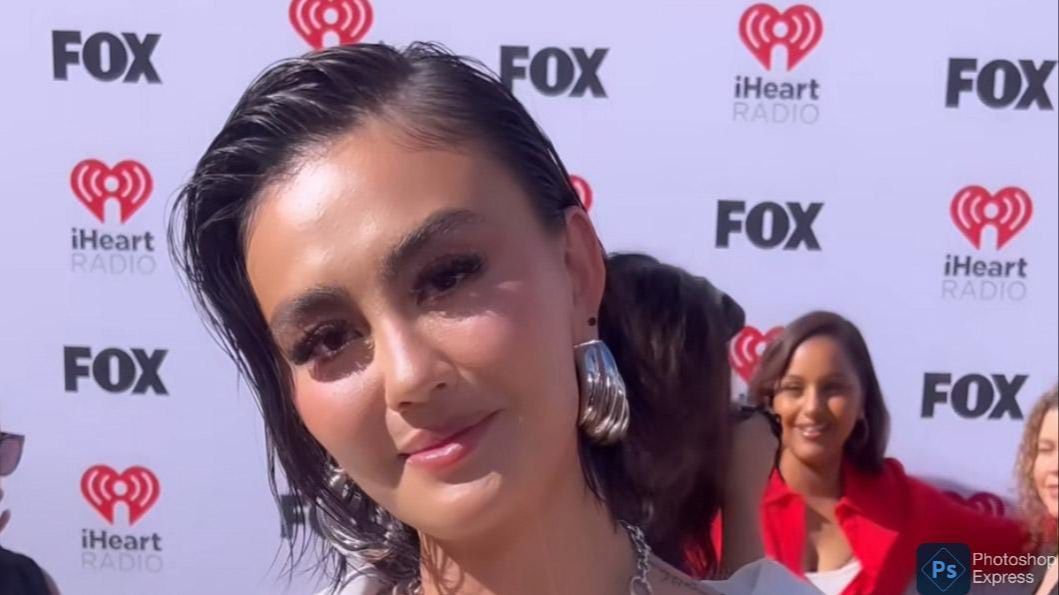 Penampilan Agnes Mo saat Hadiri iHeartRadio Music Awards 2024 di LA, Ada Momen Bocorkan Isi Tas