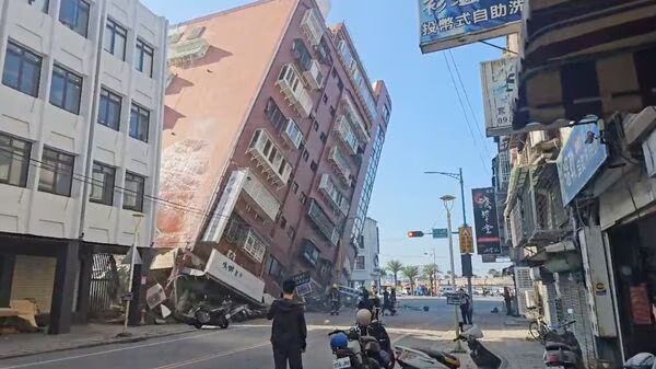 VIDEO Air Kolam Renang Tumpah Ruah Saat Gempa 7,4 Magnitudo di Taiwan 3 April 2024