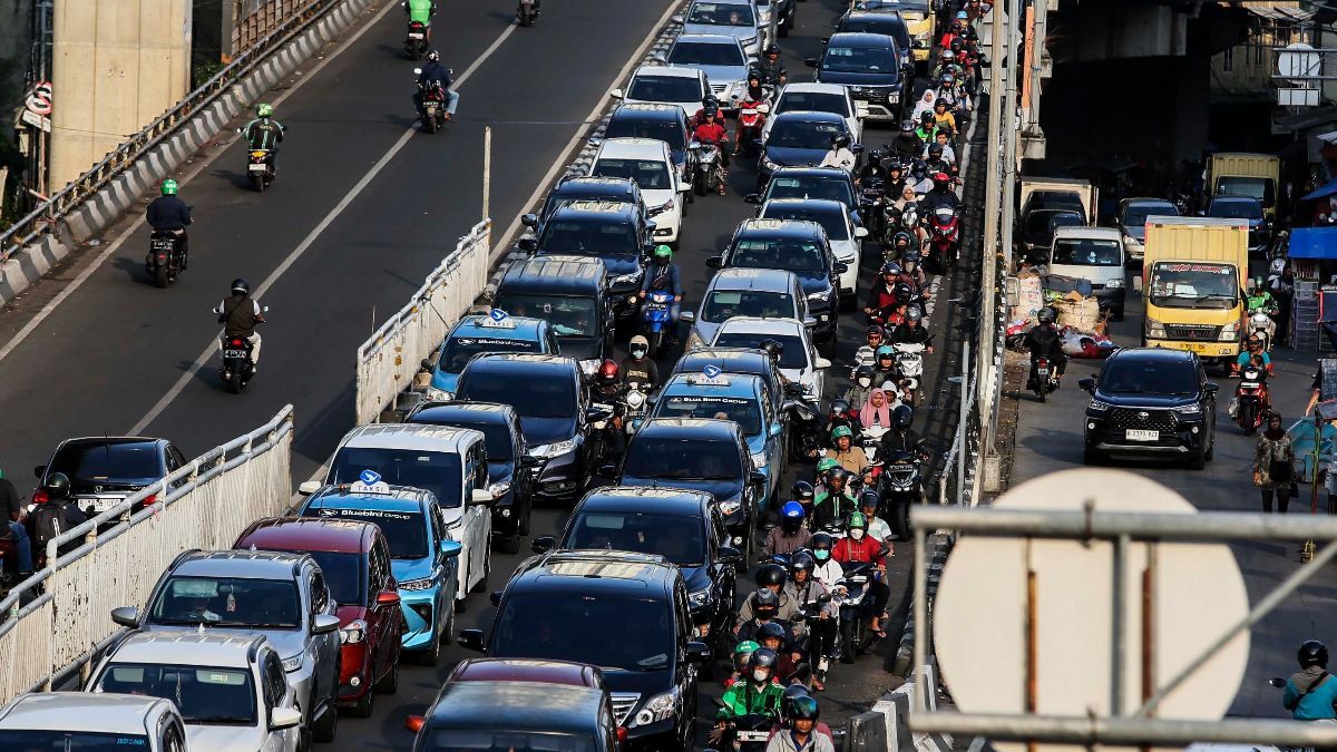 Jakarta Dikepung Macet Panjang Jelang Tengah Malam, Ini Titik-Titiknya