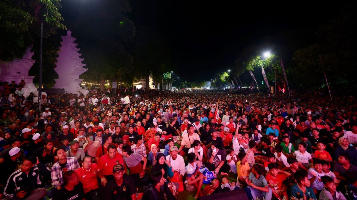 Banyuwangi Nobar Gratis Timnas Serentak di 25 Kecamatan, Bupati Ipuk: Bikin Guyub, Gerakkan Ekonomi